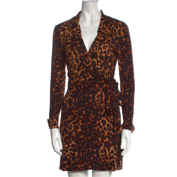 Reformation Leopard wrap dress - Picture 4 of 5